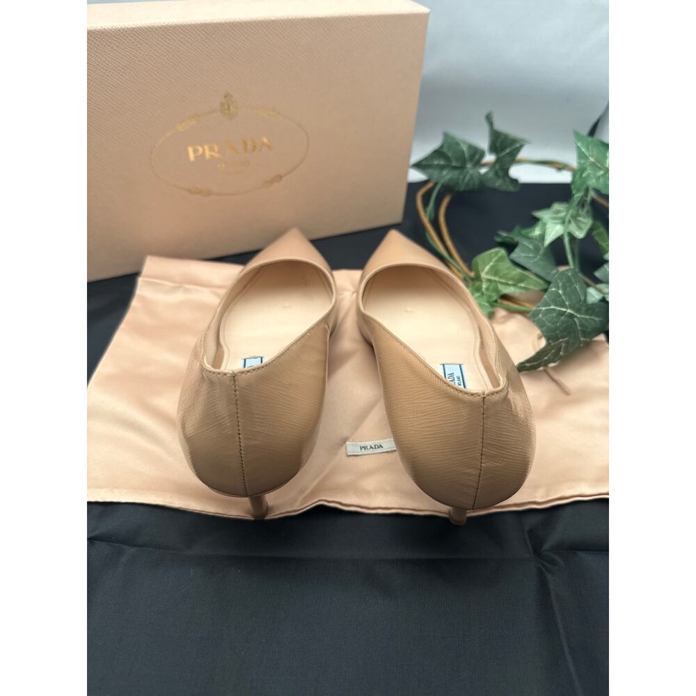 Prada Vernice Saffiano Leather Pumps Beige Pointed Toe Sz 39 - Picture 3 of 8